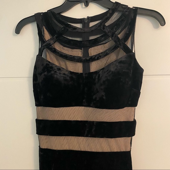 Aqua Mesh-inset Crushed Velvet Black Gown - Size 0 - Picture 4 of 7